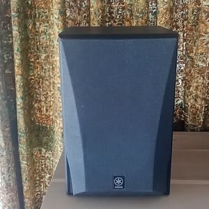 Yamaha speaker